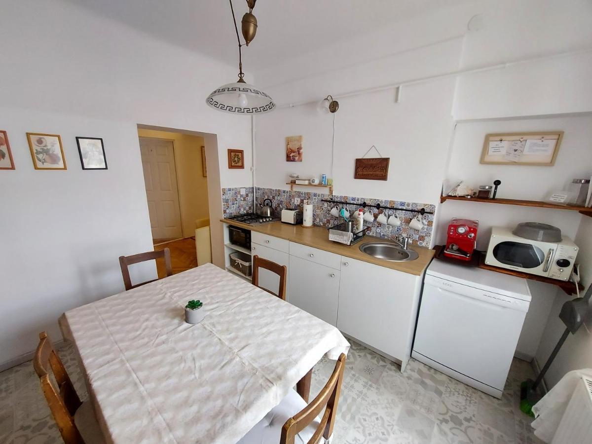 Varkeruelet Apartman Sopron Buitenkant foto
