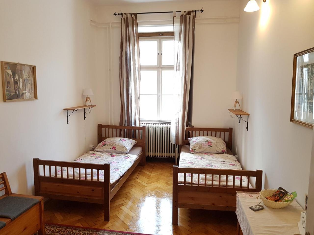 Varkeruelet Apartman Sopron Buitenkant foto